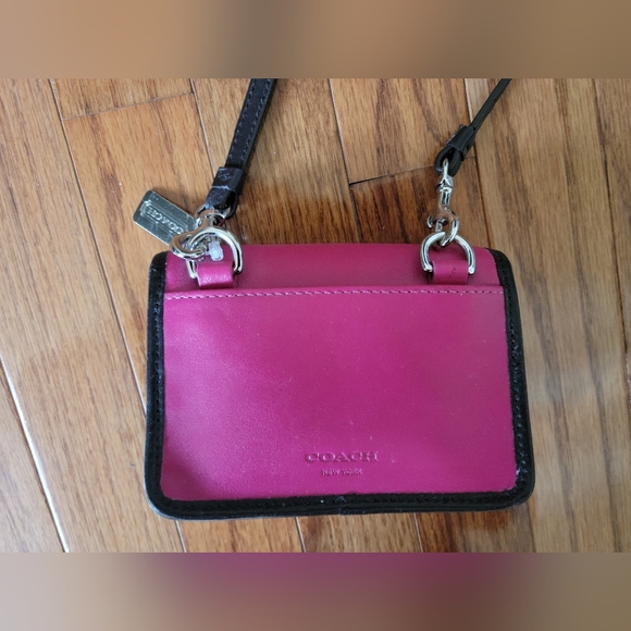 Coach - Picture 3 of 9